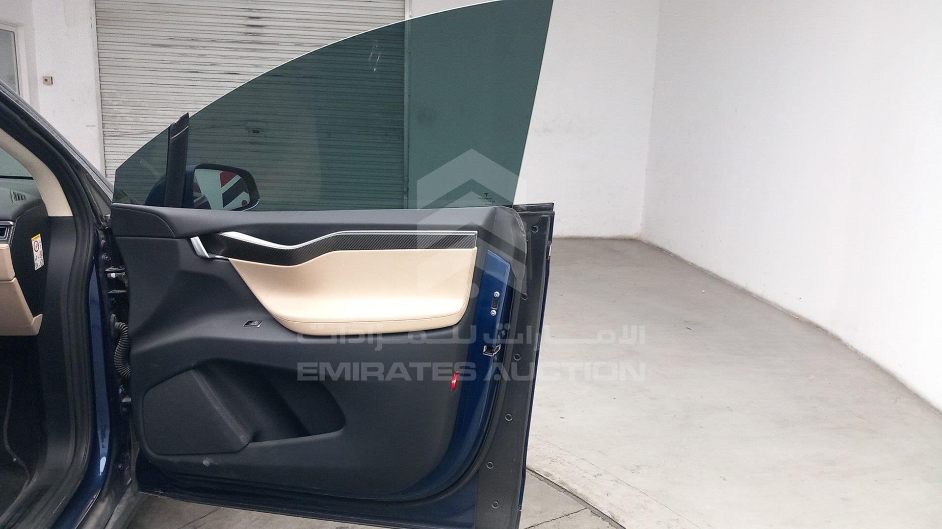 2017 TESLA MODEL X VIN: 5YJXCCE2XHF048989