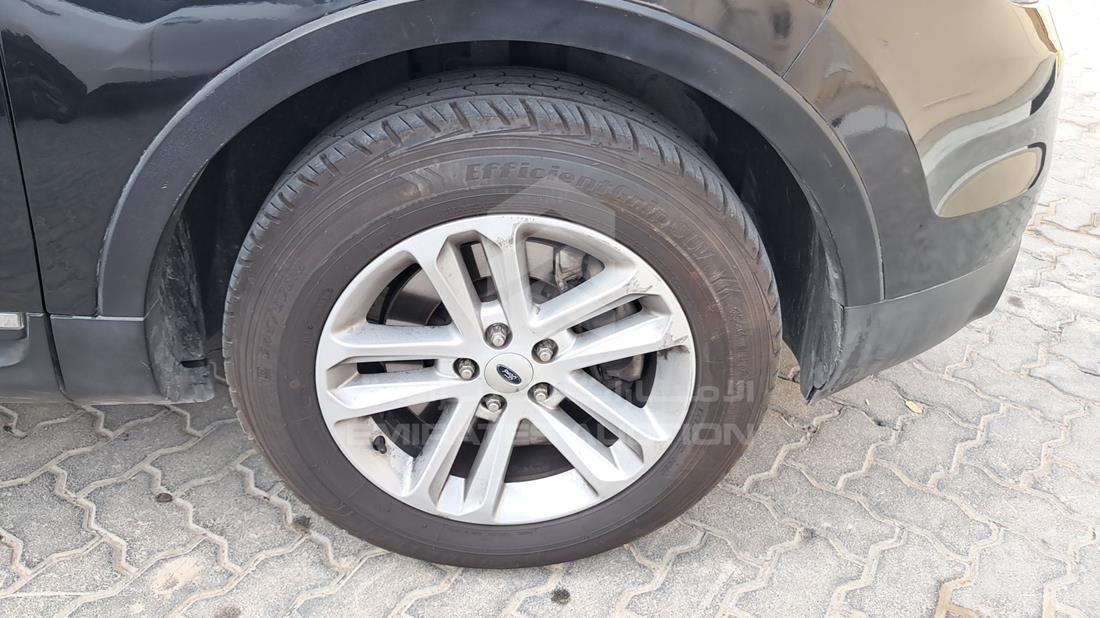 2015 Ford Explorer — Front Right Tyre — Photo 35
