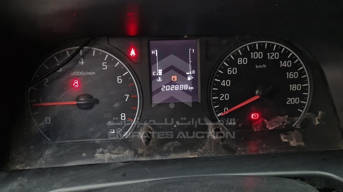 2016 Nissan Urvan — Speedometer & RPM Gauges — Photo 9