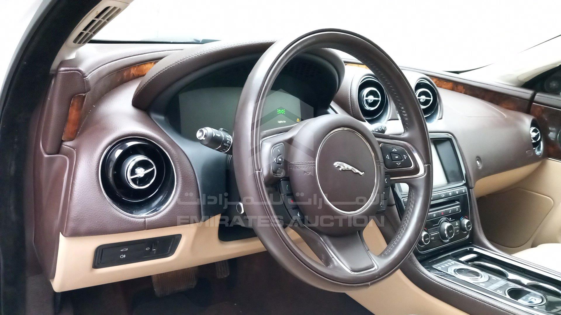 2016 JAGUAR X J VIN: SAJAA20A4G8V97706