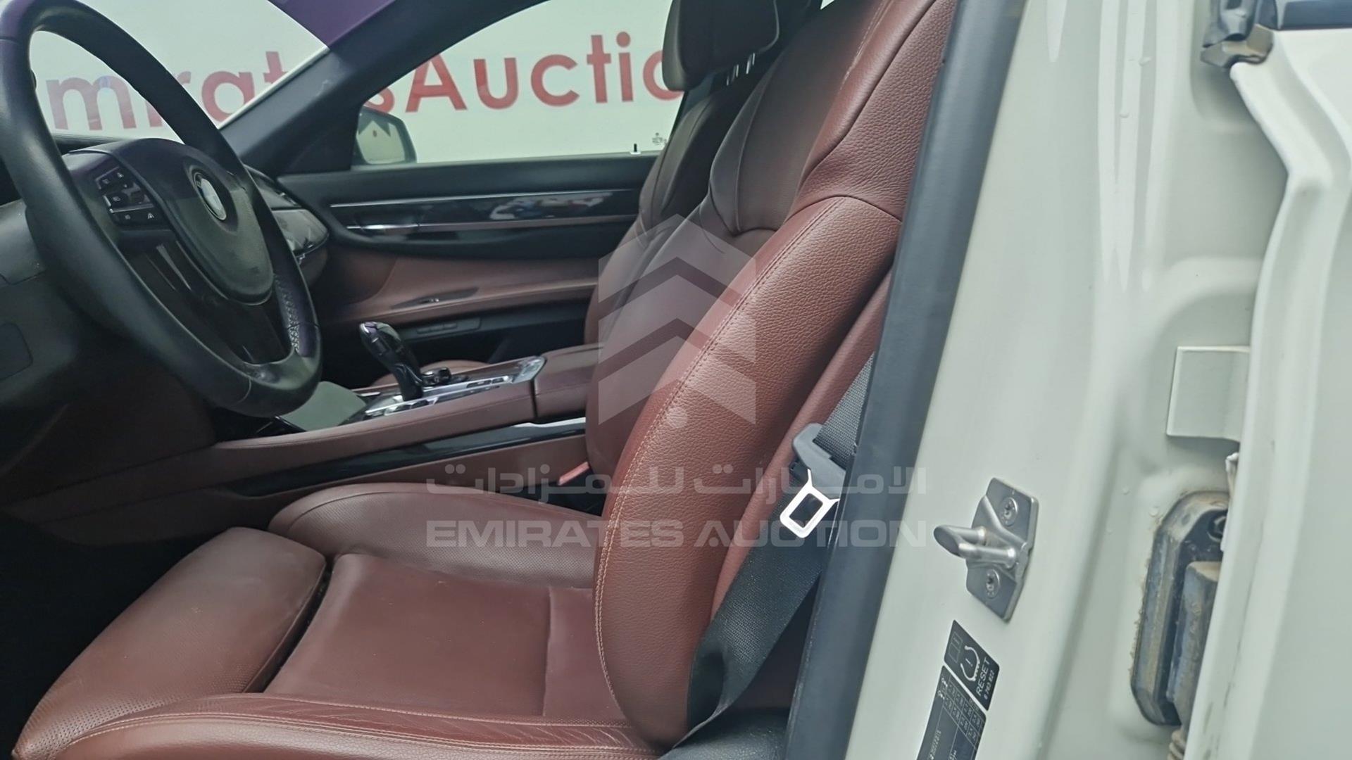 2011 BMW 750 VIN: WBAKB8101BC345410