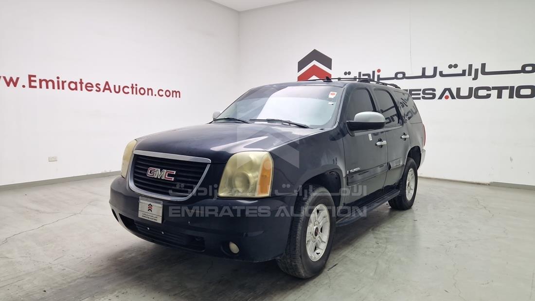 2007 GMC Yukon — Front Left Angle — Photo 5
