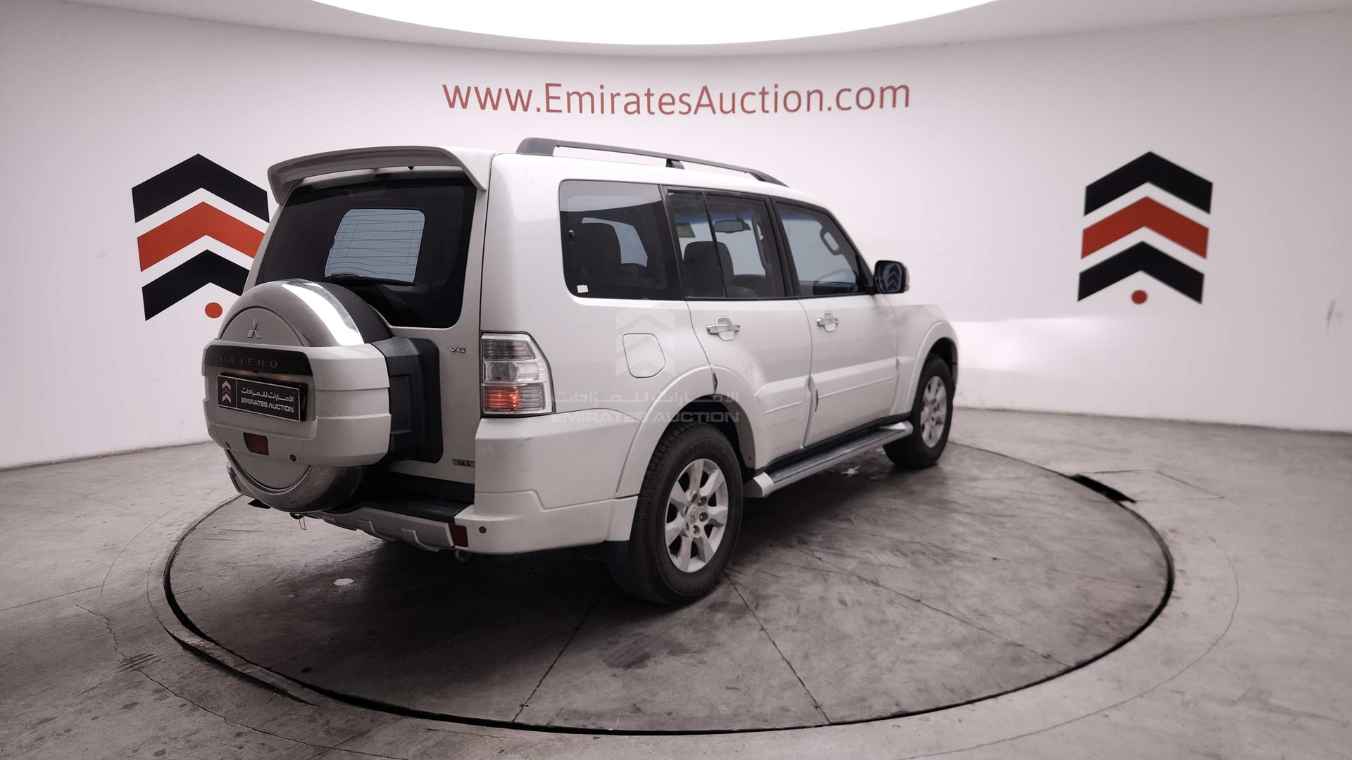 2014 MITSUBISHI PAJERO VIN: JMYLRV95WEJ703780