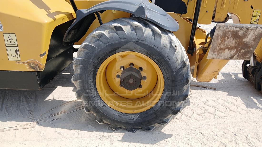 2009 Caterpillar TH414 — Front Right Tyre — Photo 32
