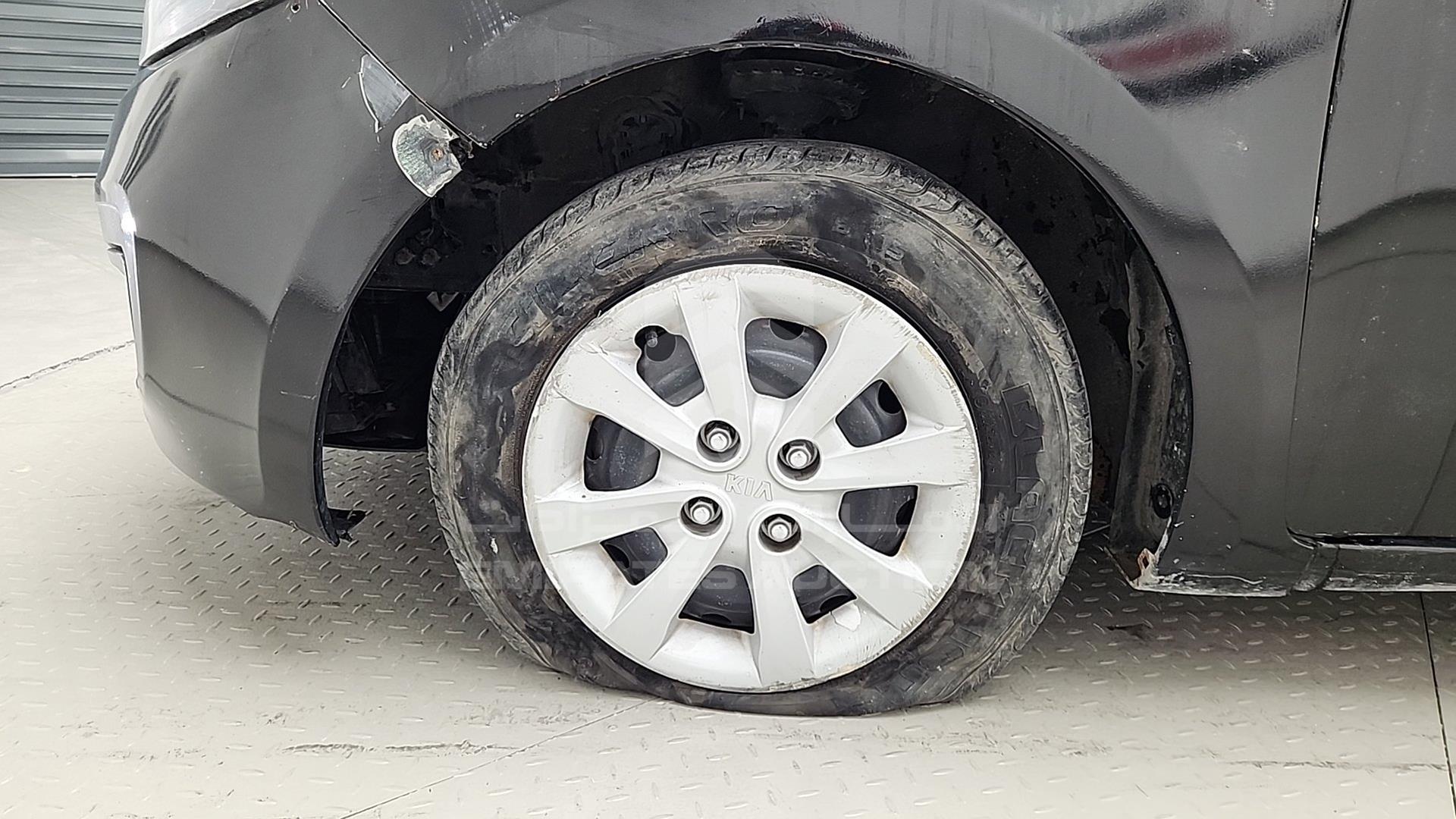 2015 KIA RIO VIN: KNADN4125F6440051