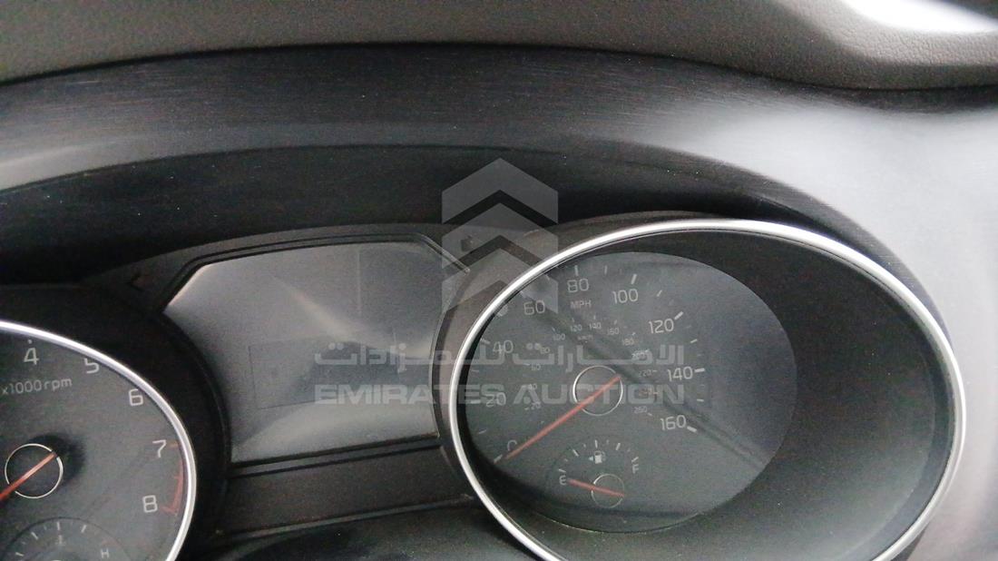 2015 Kia Sedona — Speedometer & RPM Gauges — Photo 21