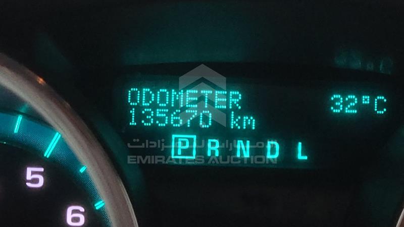 1GNKR8ED9CJ235432 Auction: EmiratesAuction Lot: 413741 1GNKR8ED9CJ235432 Chevrolet Traverse 2012 WHITE Photo 3