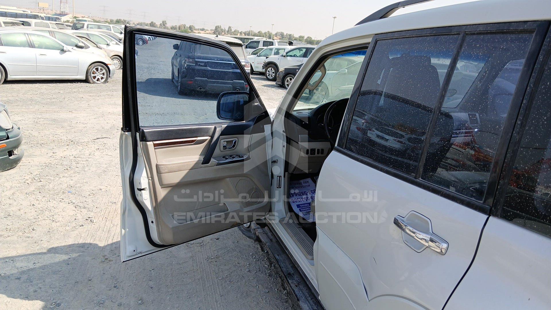2013 MITSUBISHI PAJERO VIN: JMYLRV95WDJ706603