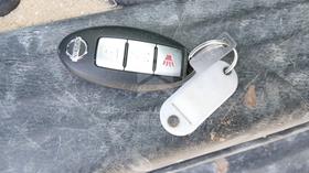 2019 Nissan Patrol — Keys — Photo 4 — Thumbnail