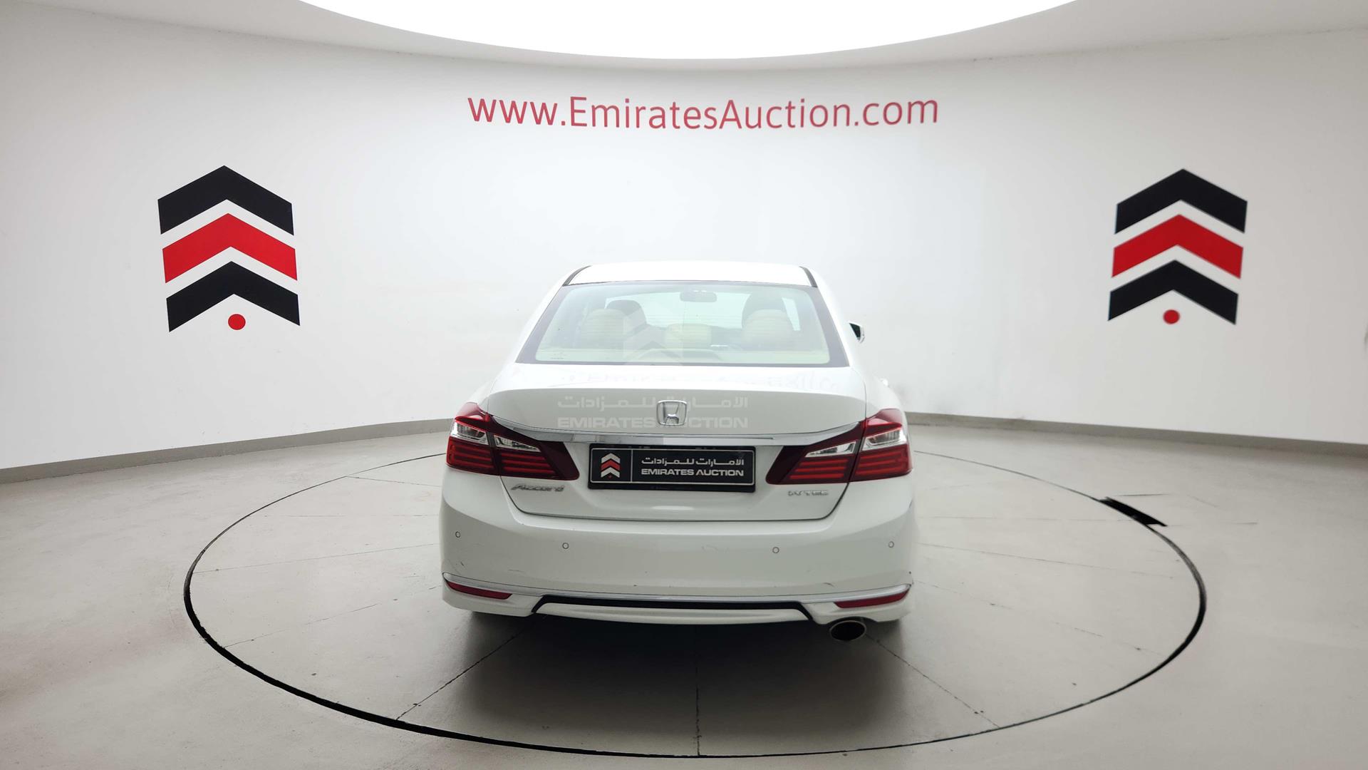 2017 HONDA ACCORD VIN: 1HGCR261XHA618318