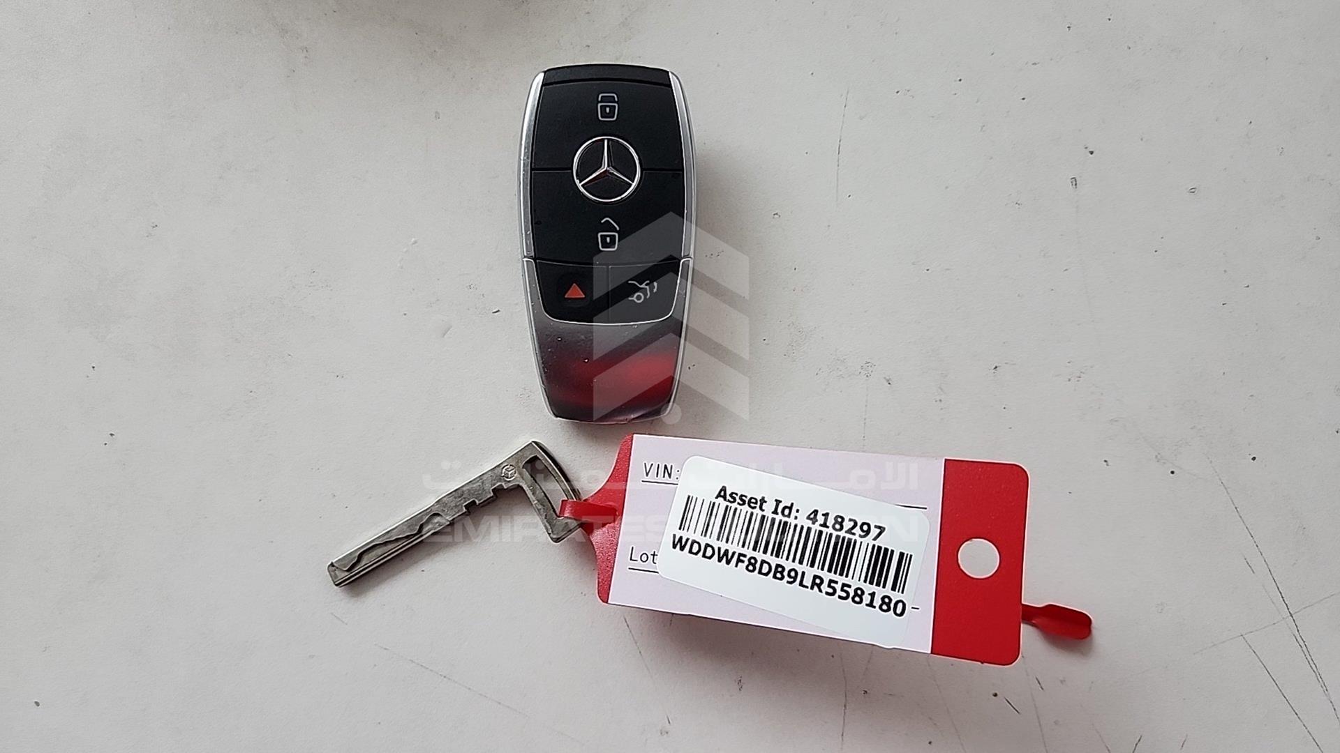 2020 MERCEDES C 300 VIN: WDDWF8DB9LR558180