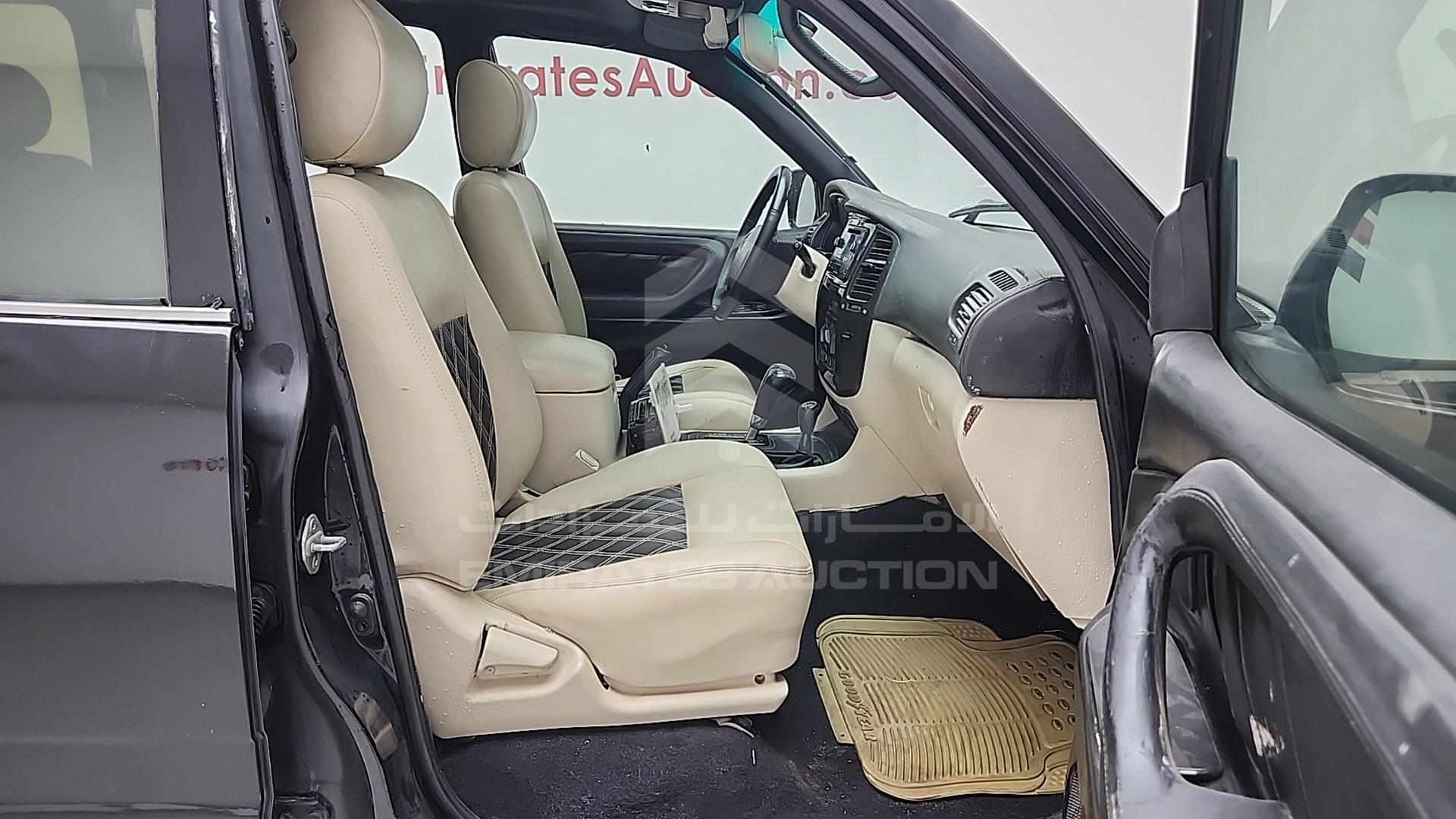 2005 TOYOTA LAND CRUISER VIN: JTEHJ09J855117441