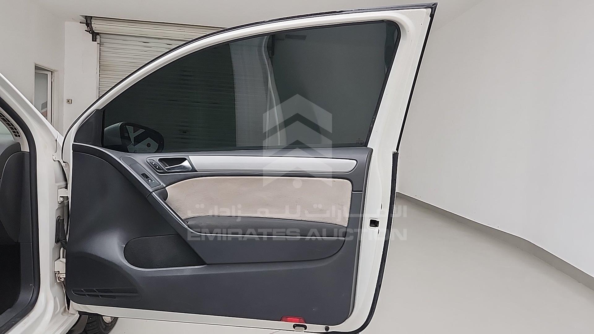 2011 VOLKSWAGEN GOLF VIN: WVWBB7AJABW287460