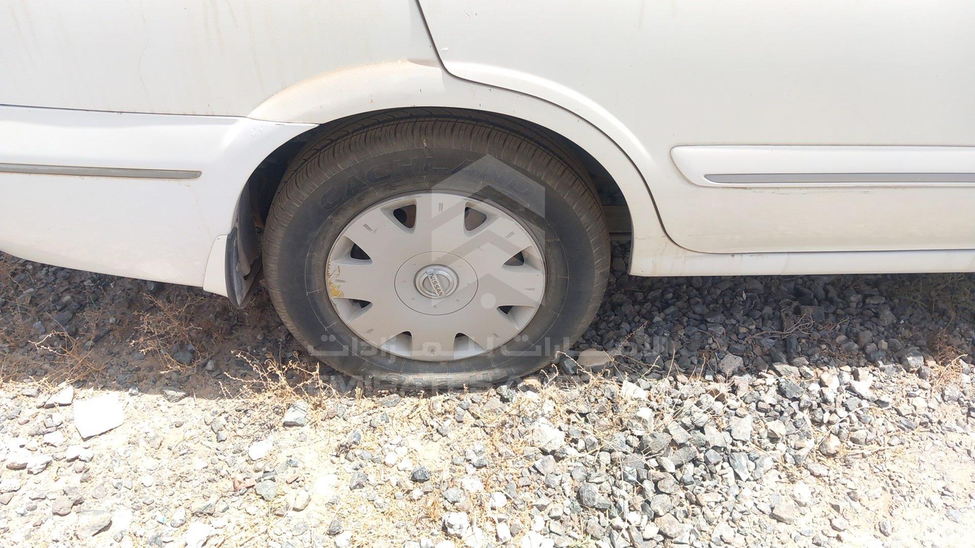 2005 NISSAN SUNNY VIN: JN1FN61C65W080533