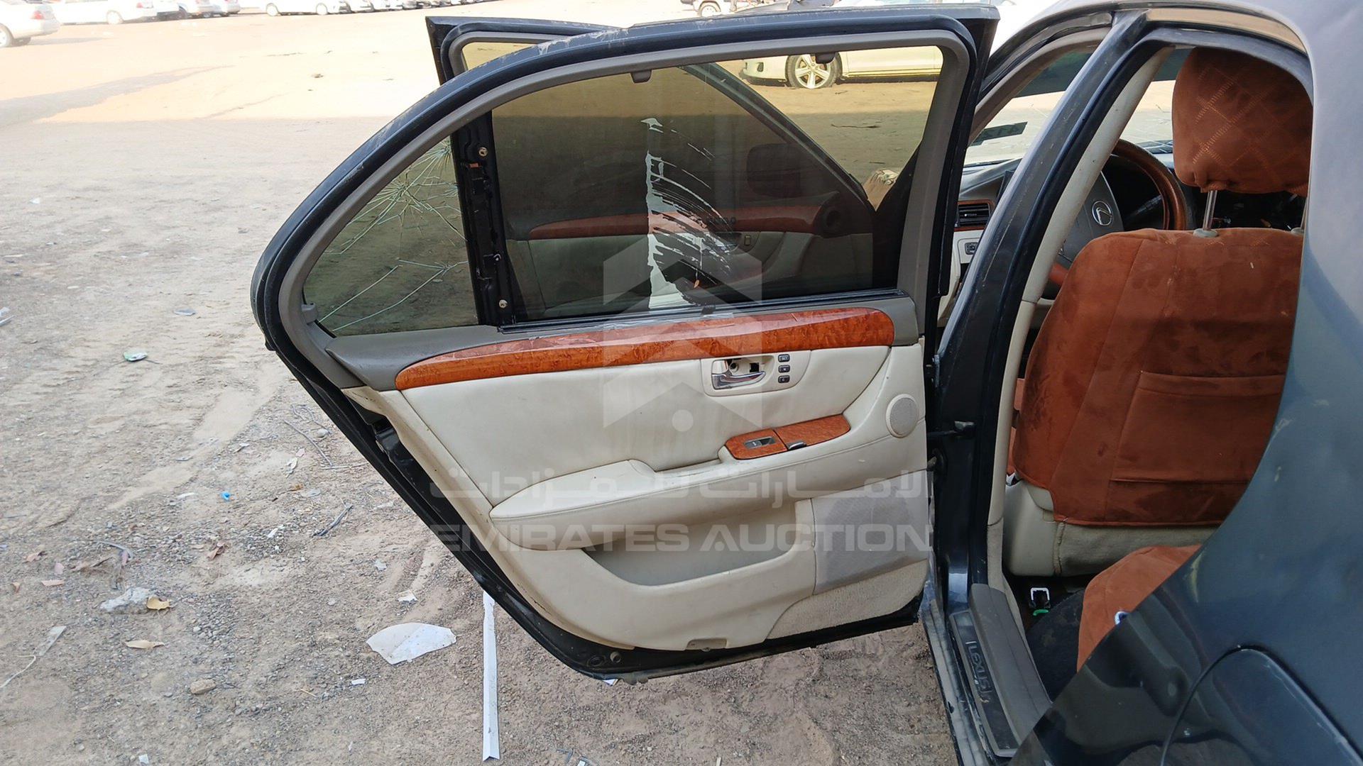 2005 LEXUS LS 430 VIN: JTHBN36F355001580