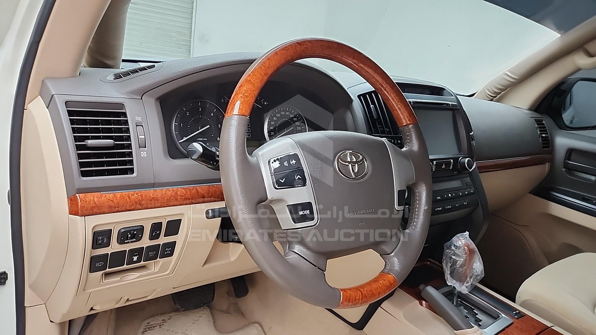 2013 TOYOTA LAND CRUISER VIN: JTMHV09JXD4095973