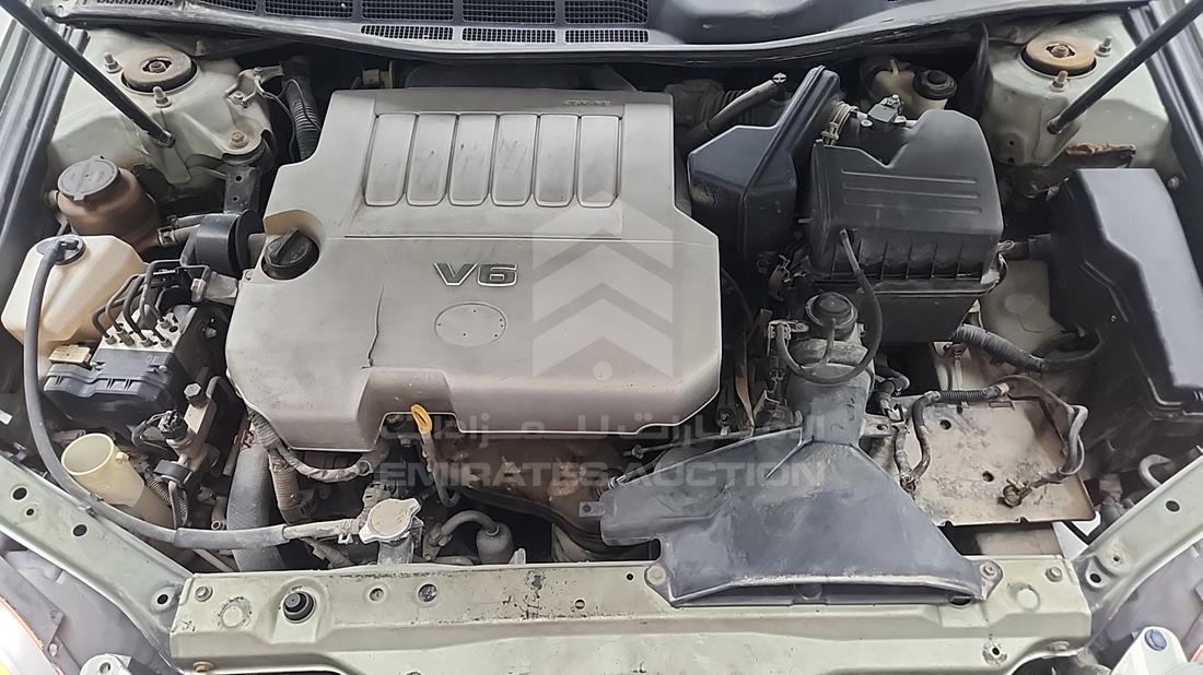 2006 Toyota Avalon — Engine Bay — Photo 34