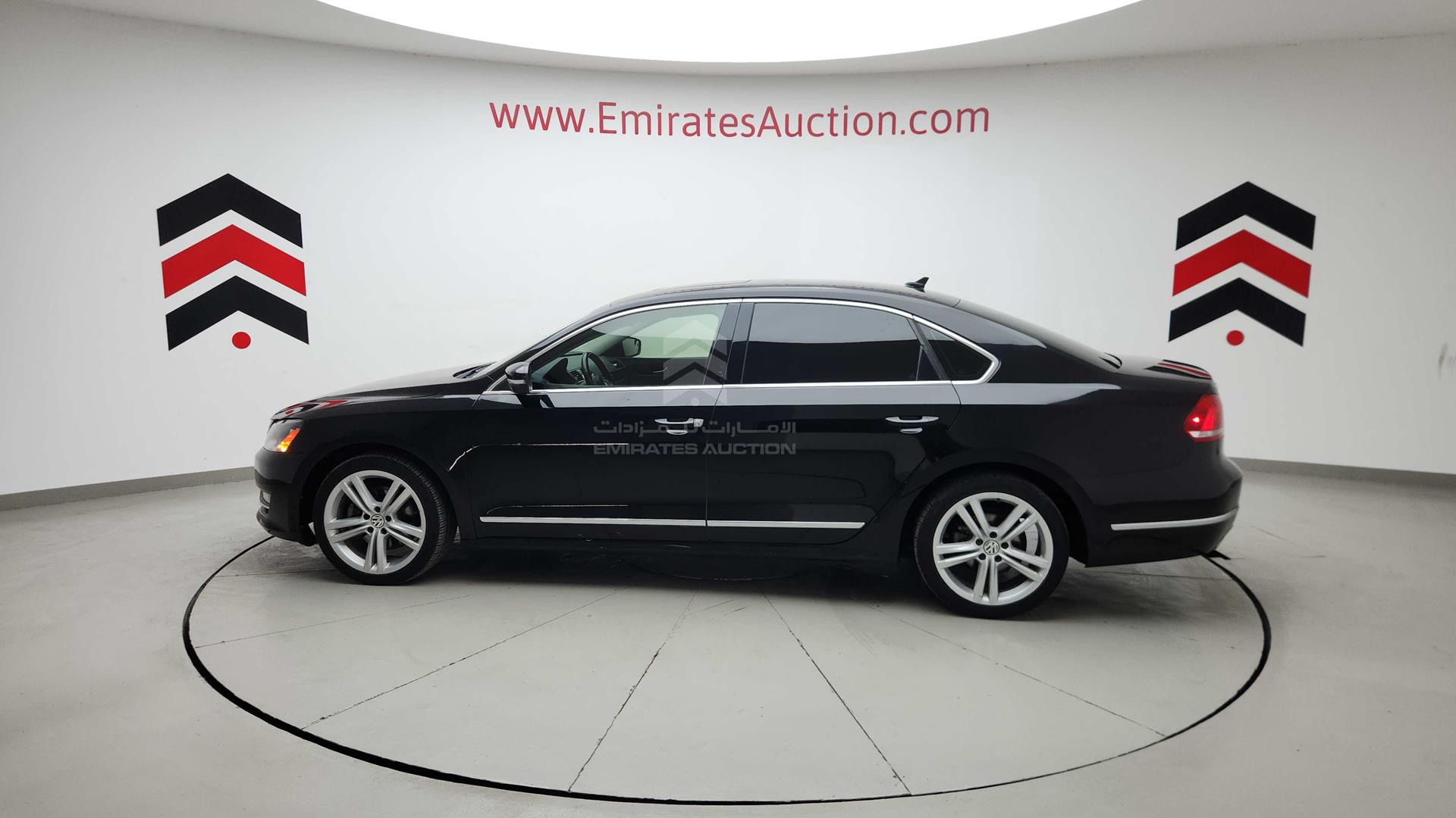 2015 VOLKSWAGEN PASSAT VIN: WVWCR7A38FC001182
