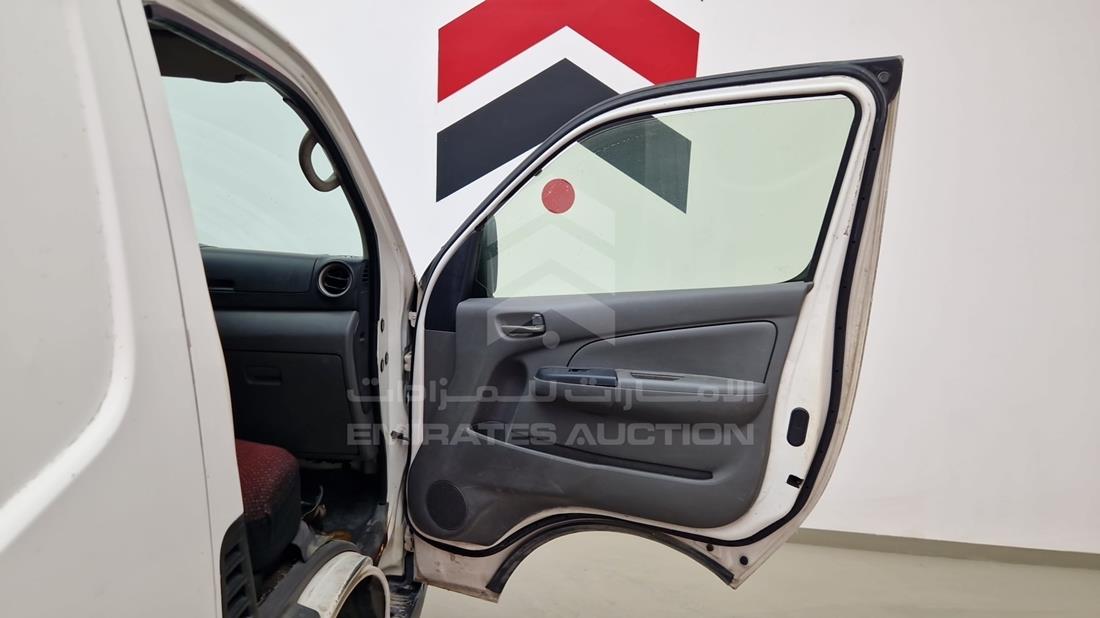 2015 Nissan Urvan — Front Right Door — Photo 19