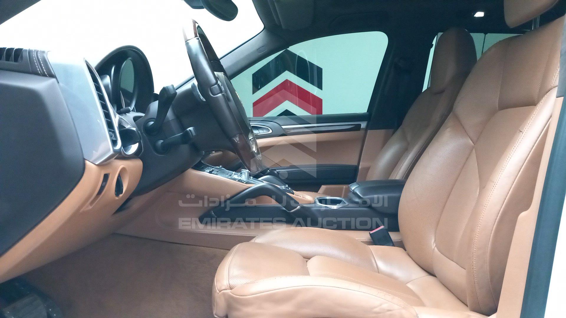 2013 PORSCHE CAYENNE GTS VIN: WP1ZZZ92ZDLA74142