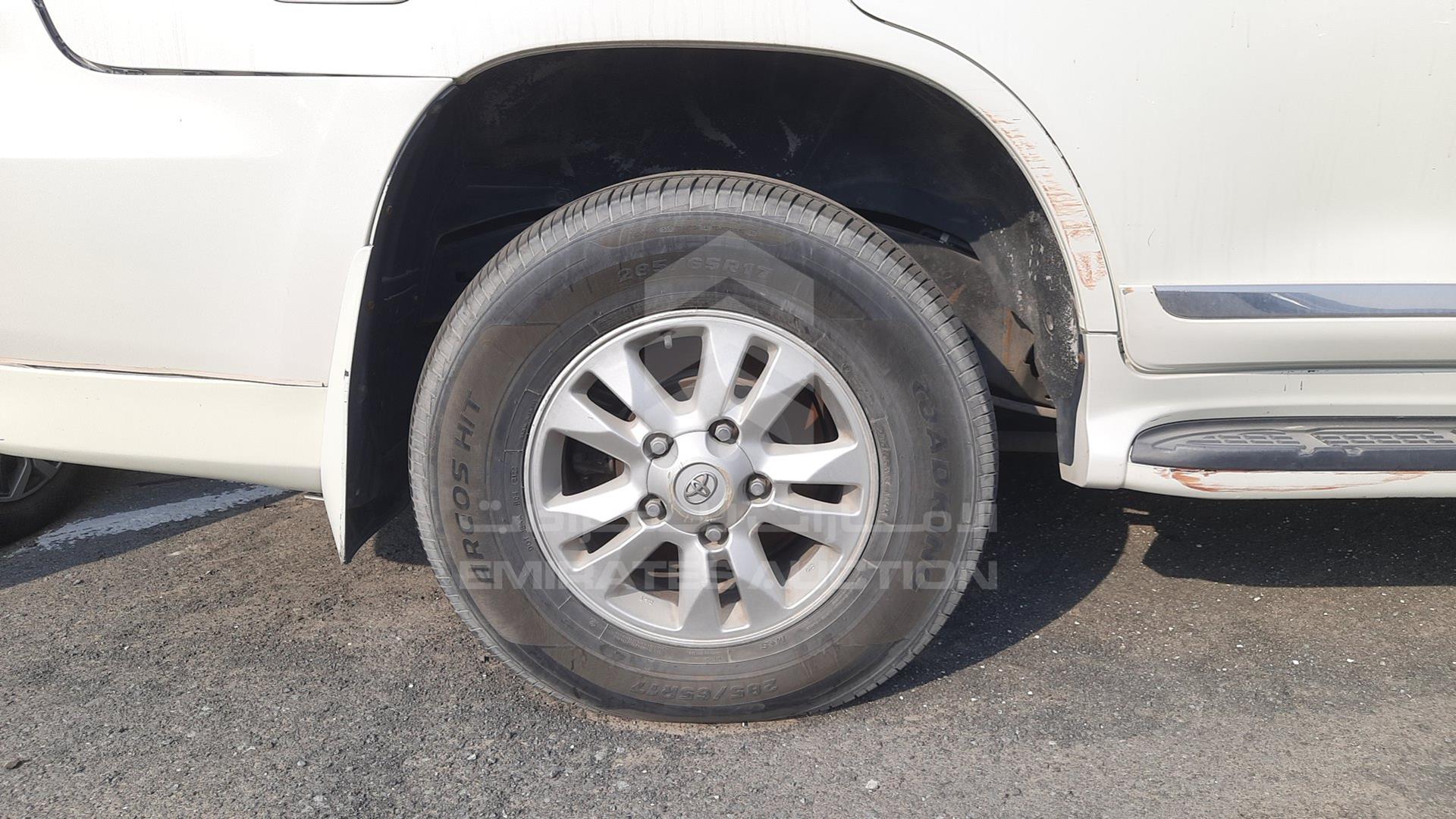2011 TOYOTA LAND CRUISER VIN: JTMHU09J5B4036555