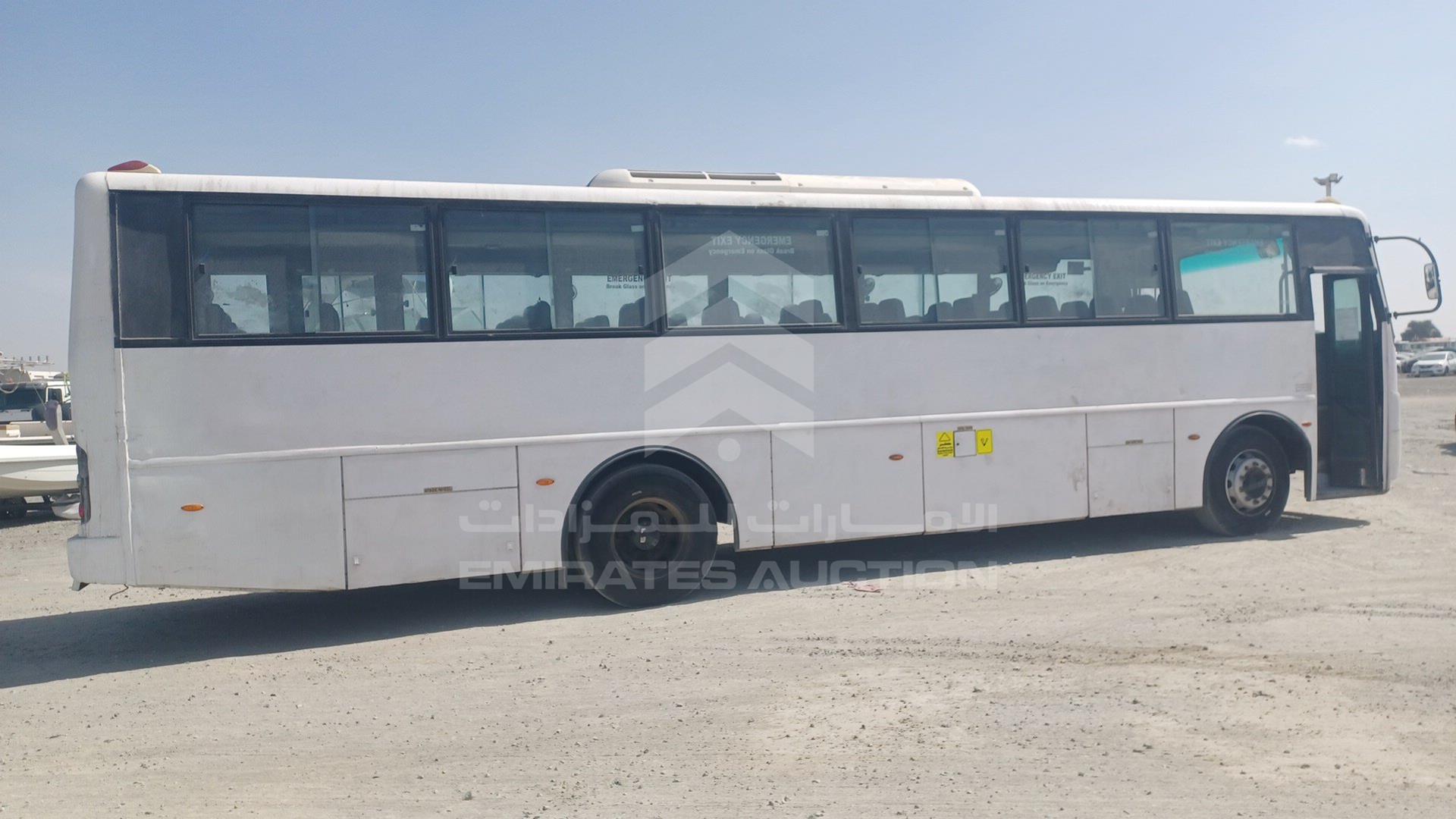 2016 TATA LPO1618 VIN: MAT449252G0L01936