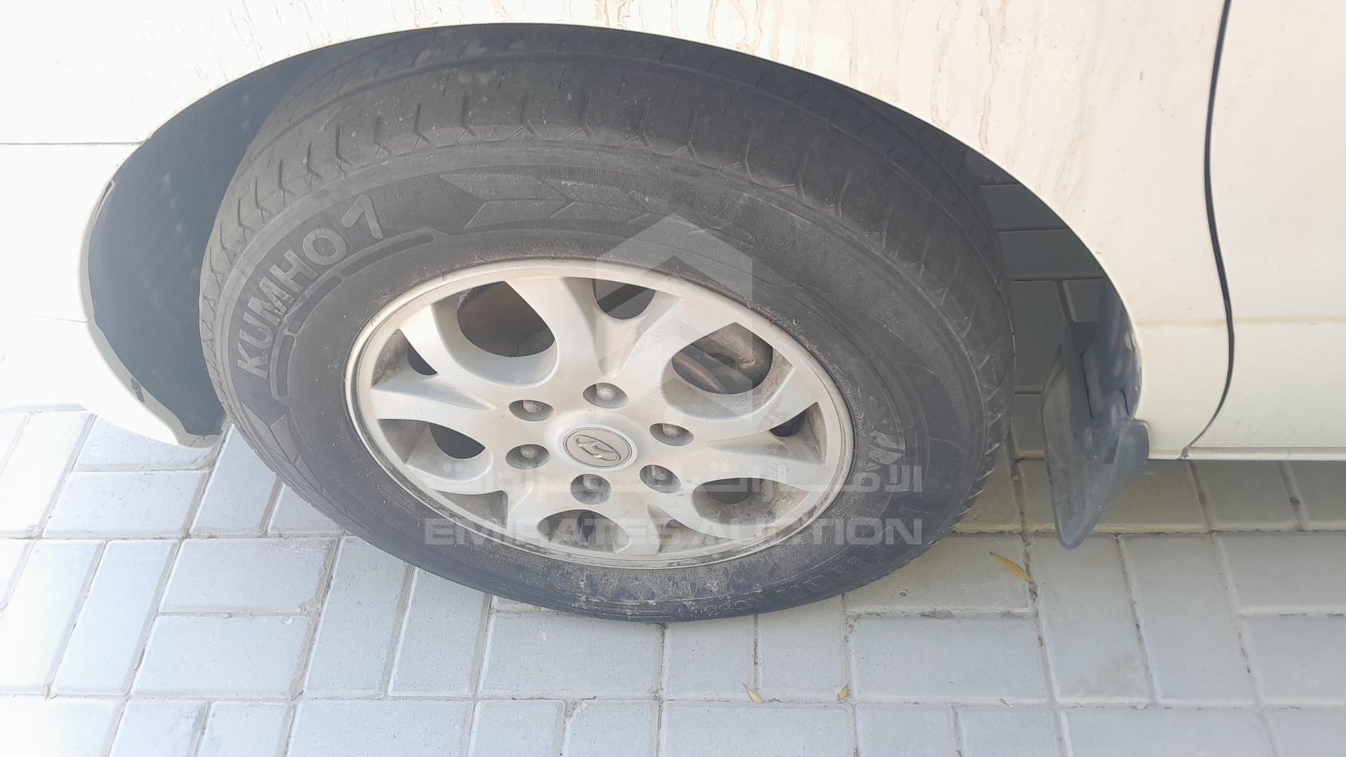0 HYUNDAI H1 VIN: KMHWH81RXCU454375