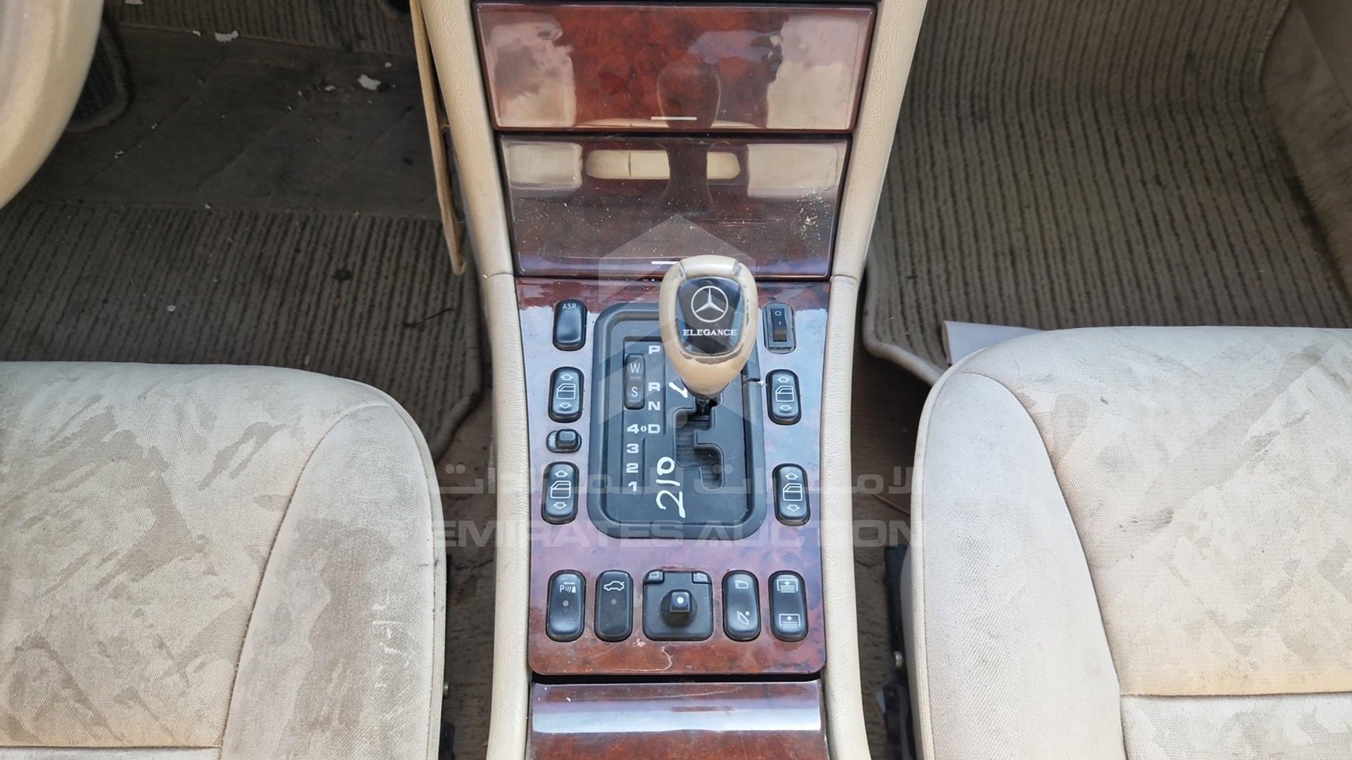 1998 MERCEDES E320 VIN: W09V97226WLB77005