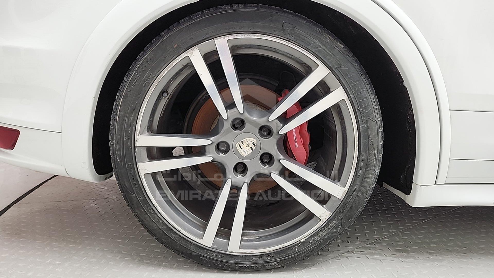 2013 PORSCHE CAYENNE GTS VIN: WP1ZZZ92ZDLA75797