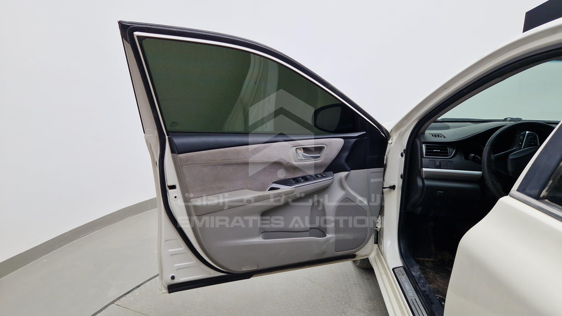 2016 TOYOTA CAMRY VIN: 4T1BF1FKXGU971074