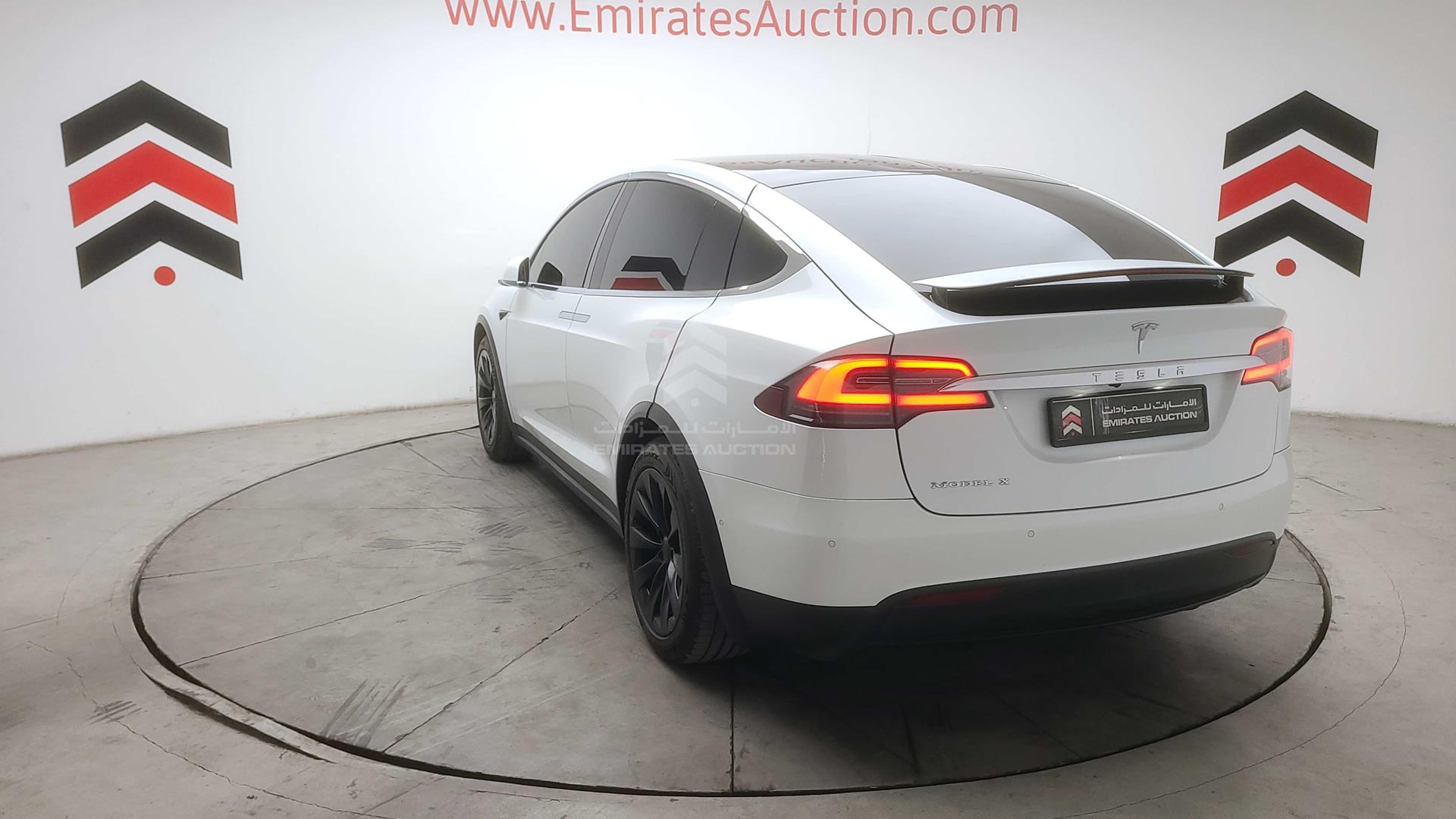 2018 TESLA MODEL X VIN: 5YJXCCE27JF116185