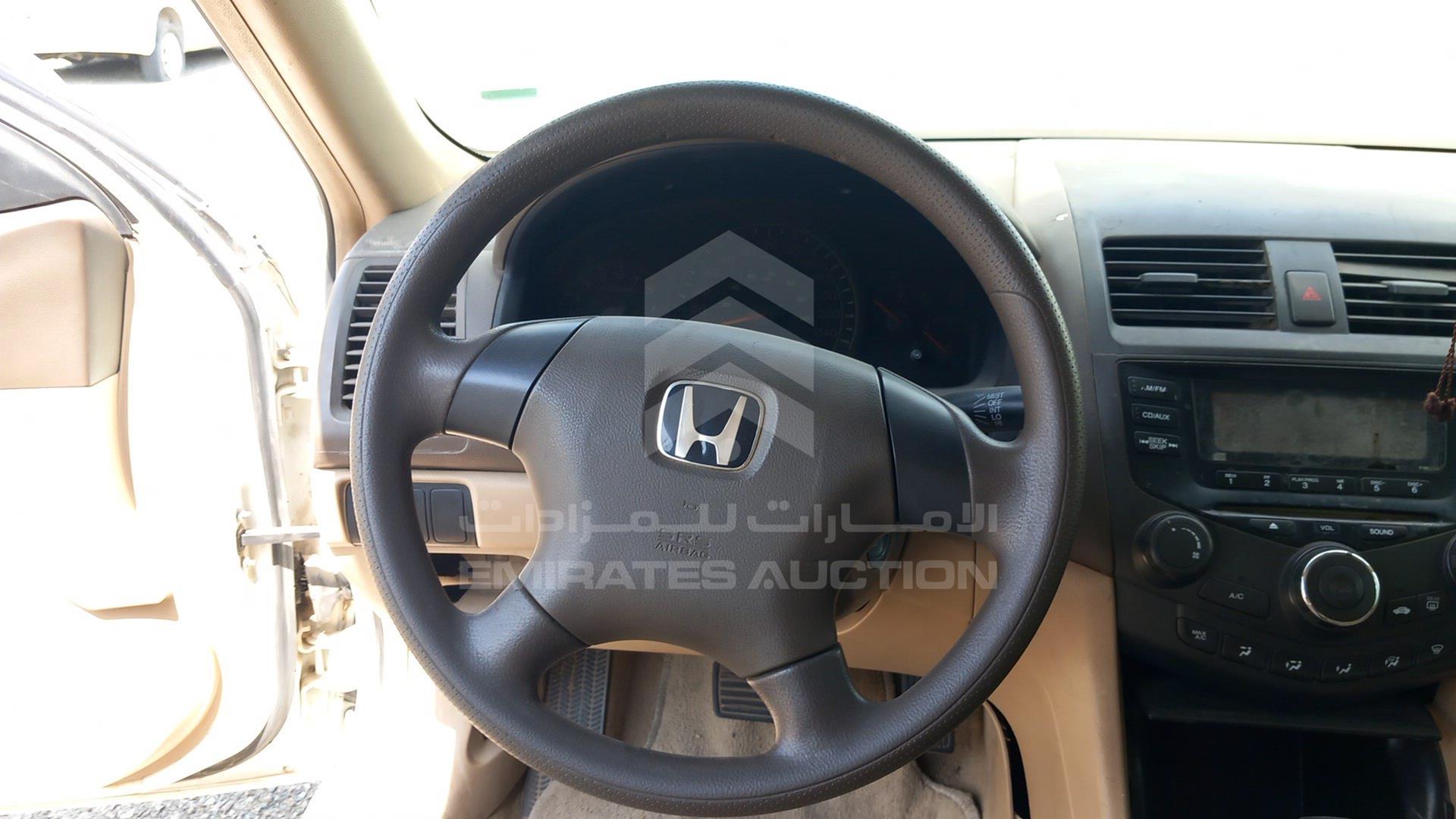 2005 HONDA ACCORD VIN: JHMCM56565C400442