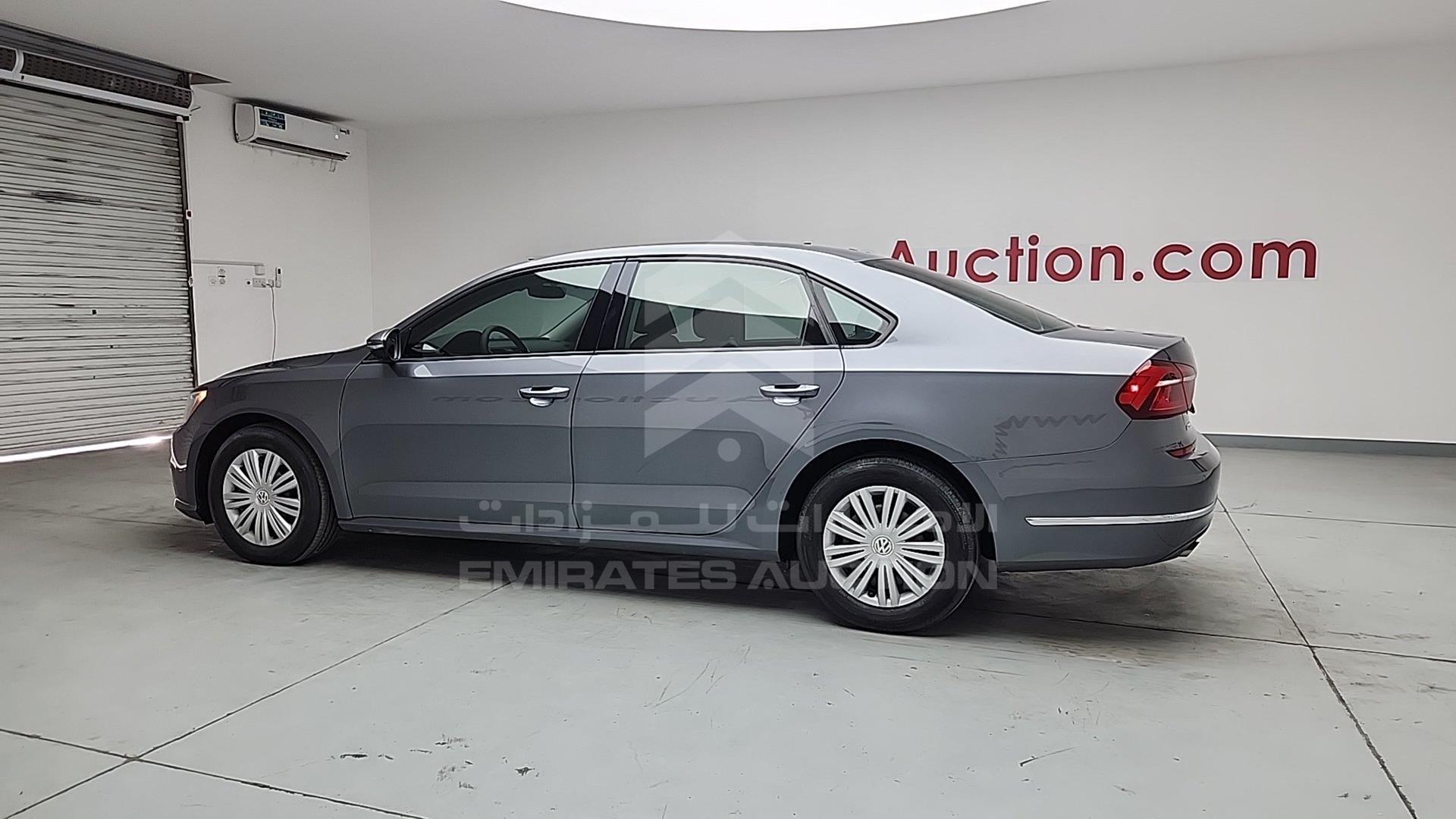 2018 VOLKSWAGEN PASSAT VIN: WVWAR7A32JC040107
