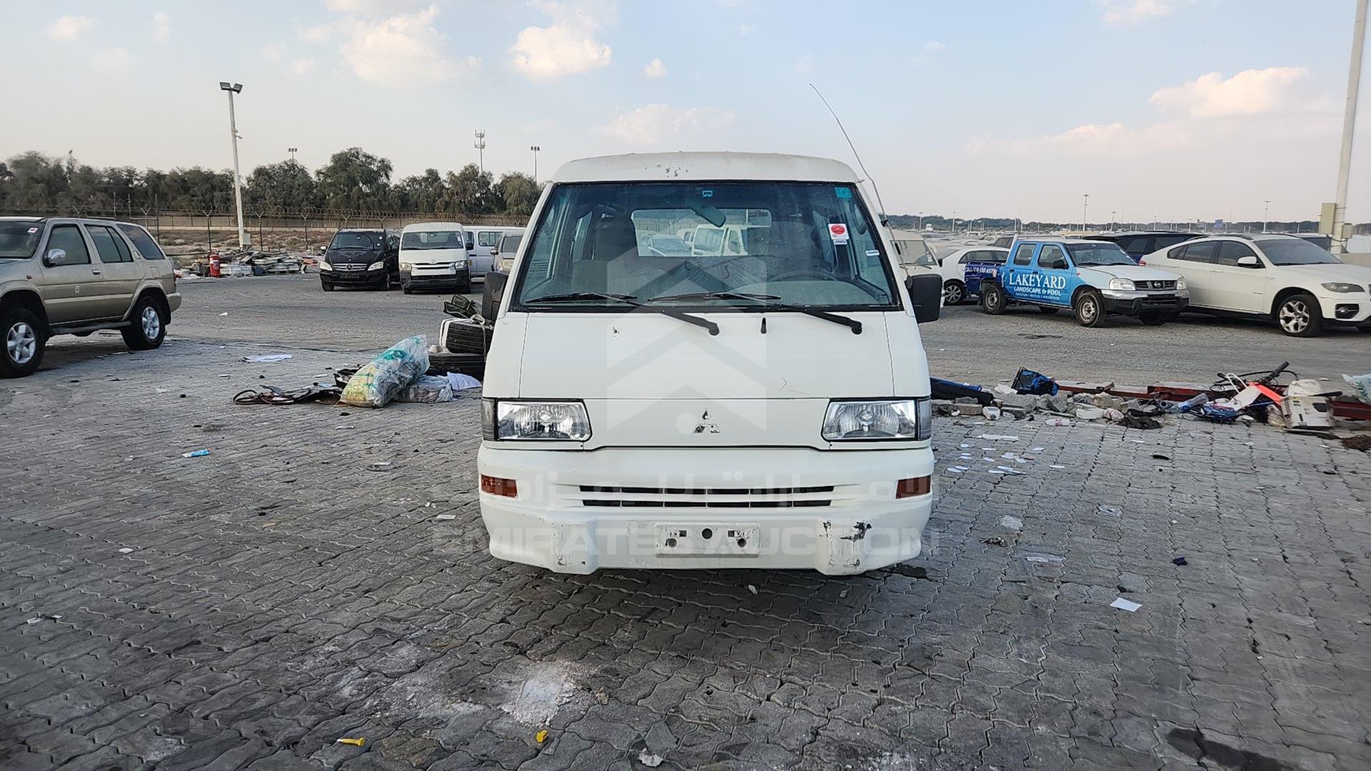 2011 MITSUBISHI L 300 VIN: JMYHNP13WBA700990