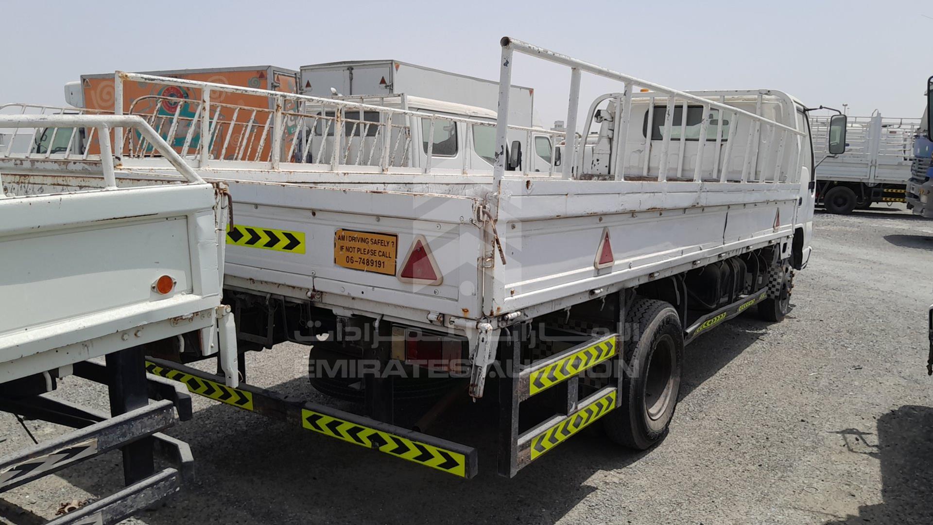 2005 ISUZU NPR VIN: JAMKP34G357P00276