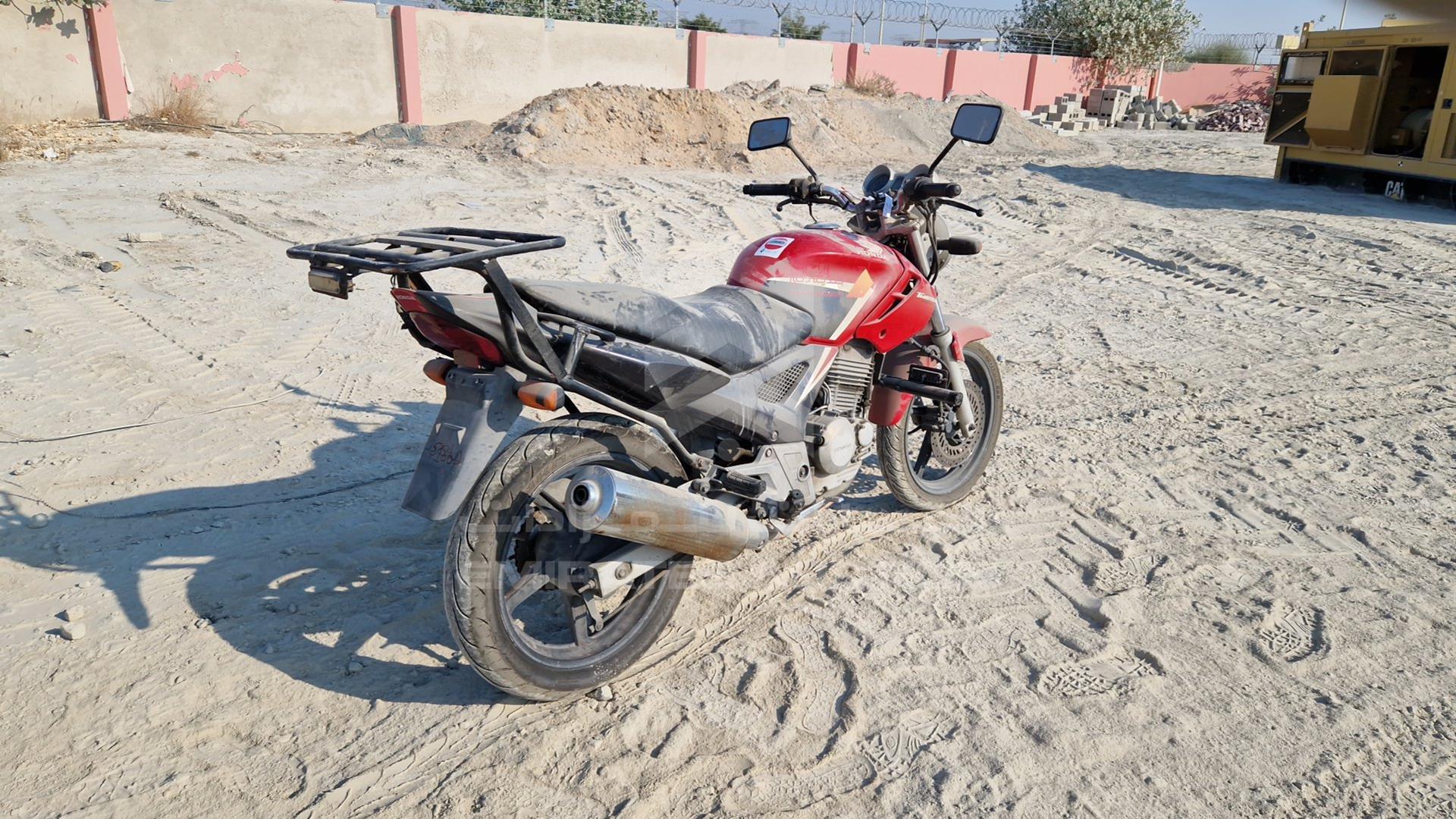 2014 HONDA MOTORBIKE VIN: 9C2MC3504ER350232