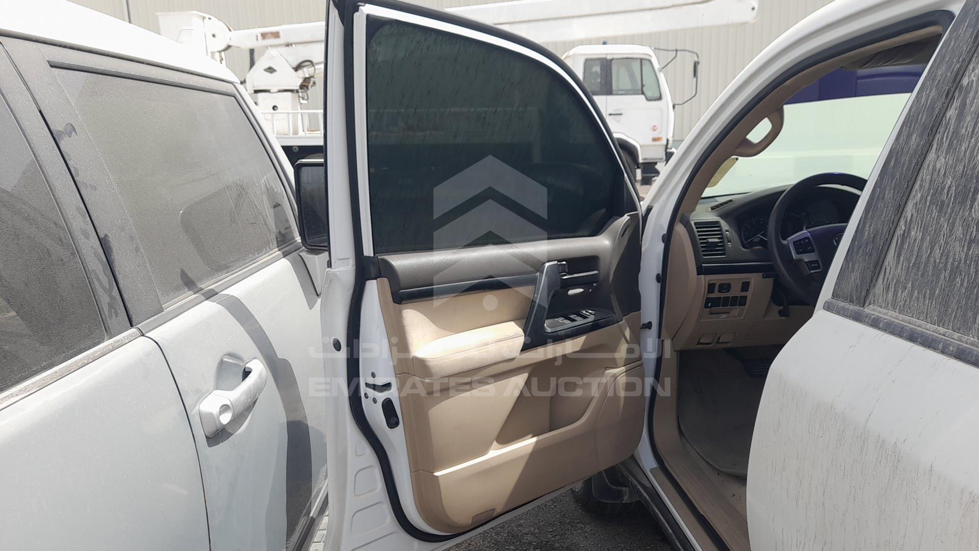 2013 TOYOTA LAND CRUISER VIN: JTMDU09J9D5074334