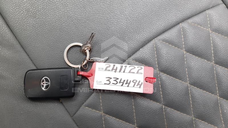 RKLBL9HE7F5241122 Auction: EmiratesAuction Lot: 407963 RKLBL9HE7F5241122 Toyota Corolla 2015 WHITE Photo 5