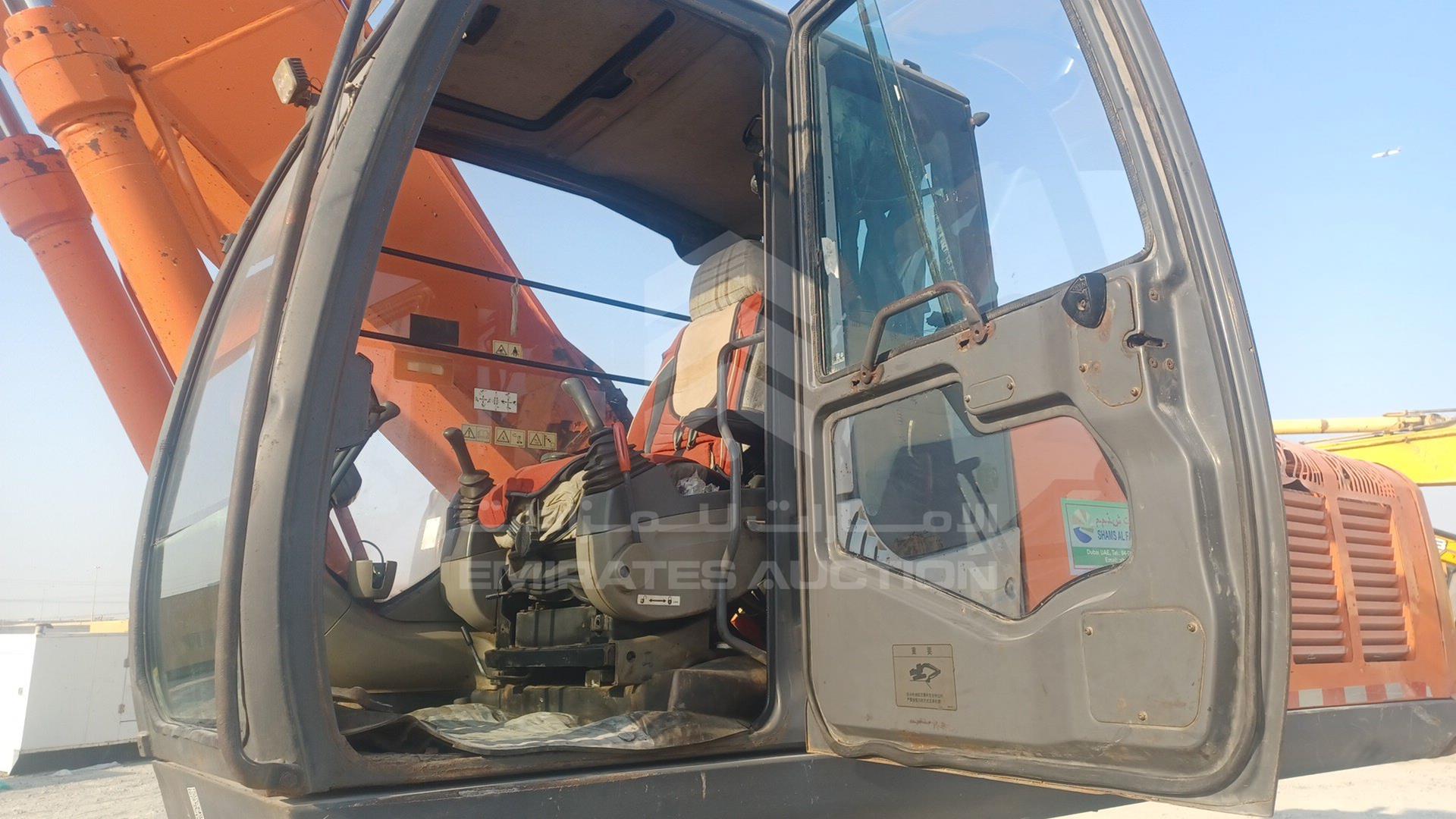 2016 HITACHI EXCAVATOR VIN: HHEAXA00J00100363