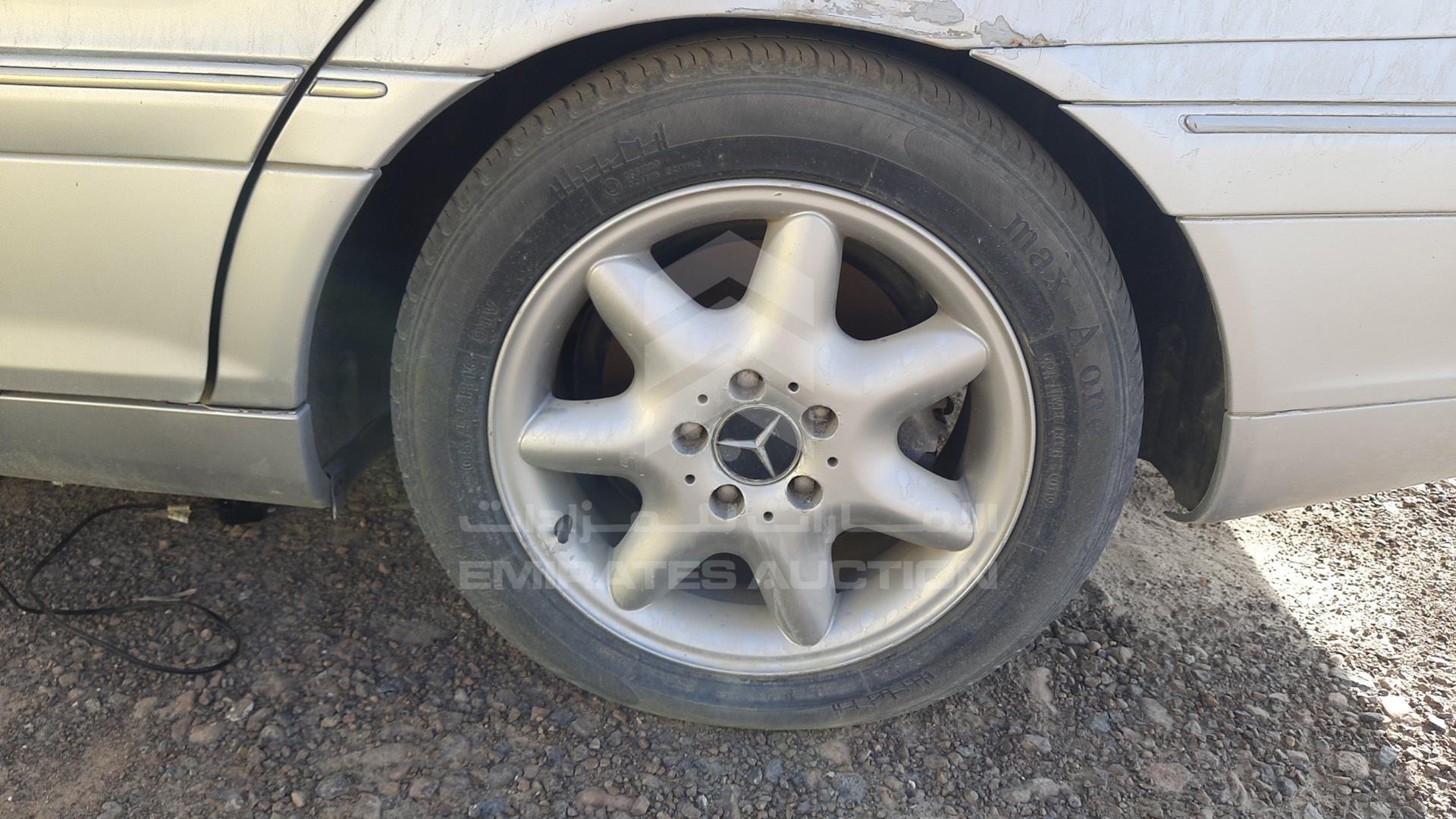 2001 MERCEDES C 240 VIN: WDB2030611F021447