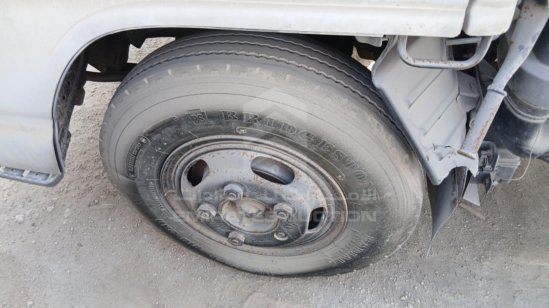 2000 Isuzu NPR — Front Left Tyre — Photo 28