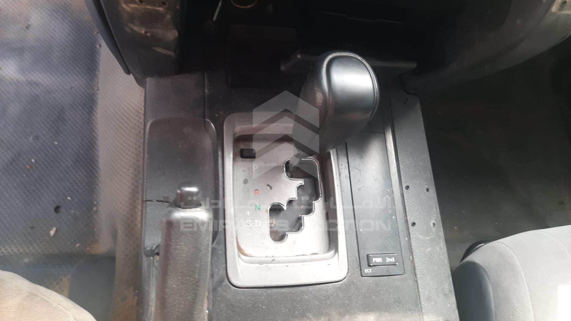 2011 TOYOTA LAND CRUISER VIN: JTMDU09J8B4032305