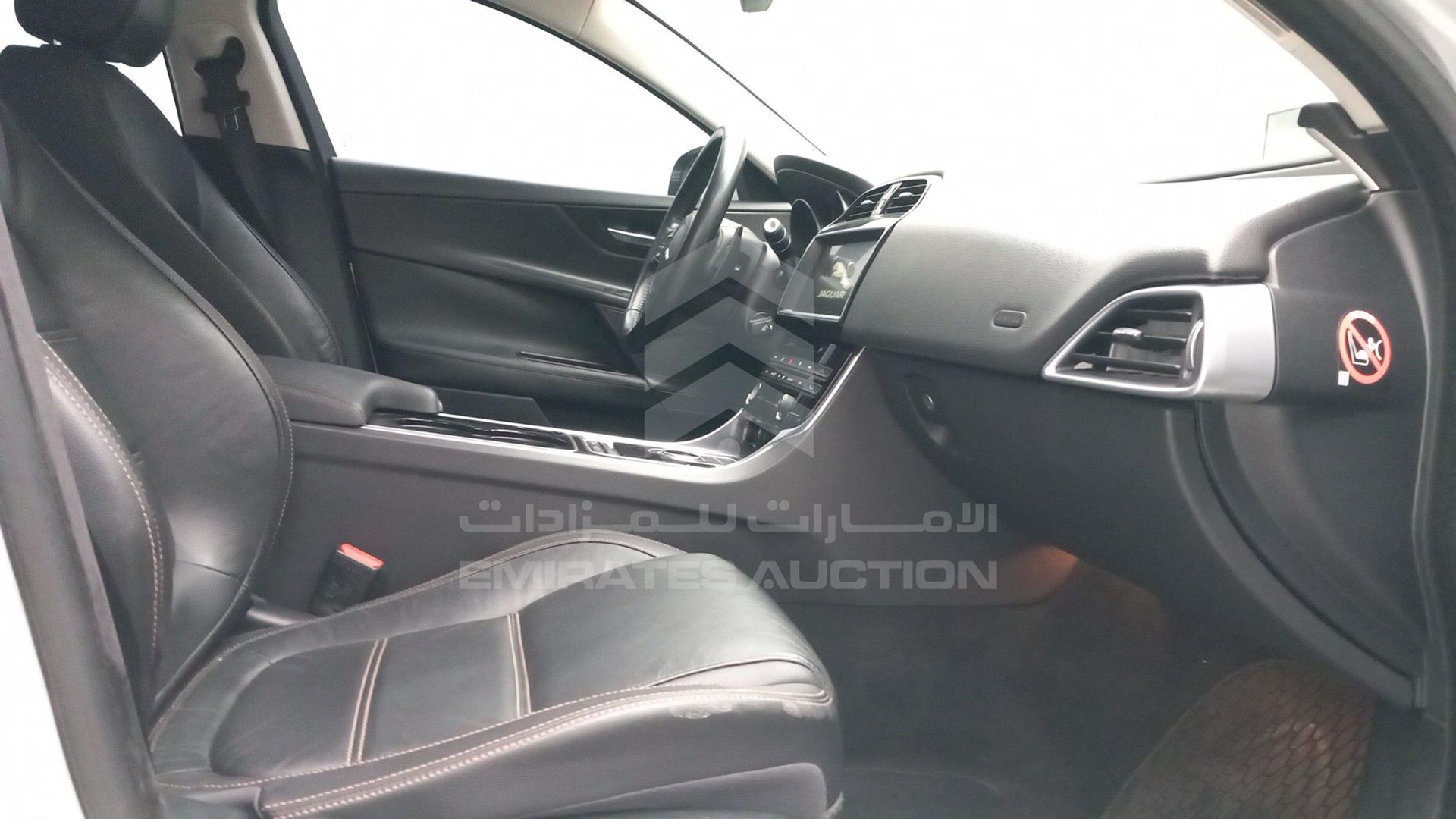 2017 JAGUAR XE VIN: SAJAB4BG6HA972158