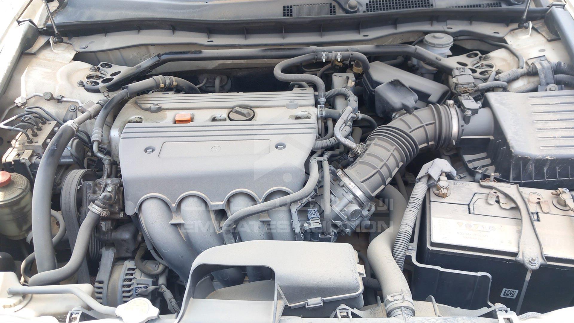 2011 HONDA ACCORD VIN: JHMCP2639BC402461