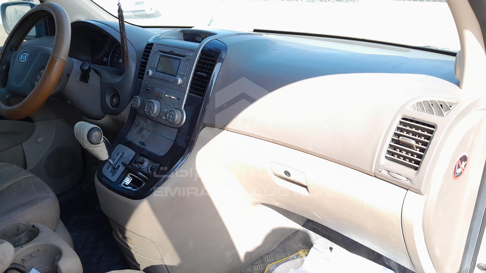 2011 KIA CARNIVAL VIN: KNAMH8177B6386899
