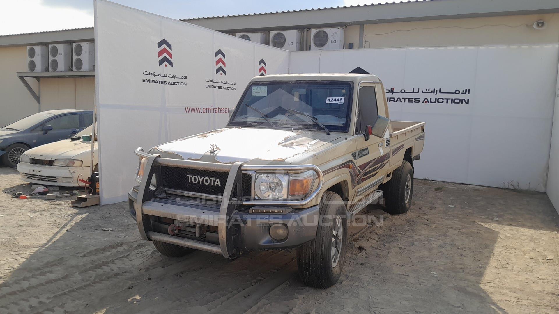 2017 TOYOTA LAND CRUISER VIN: JTFLU73J2H7060032