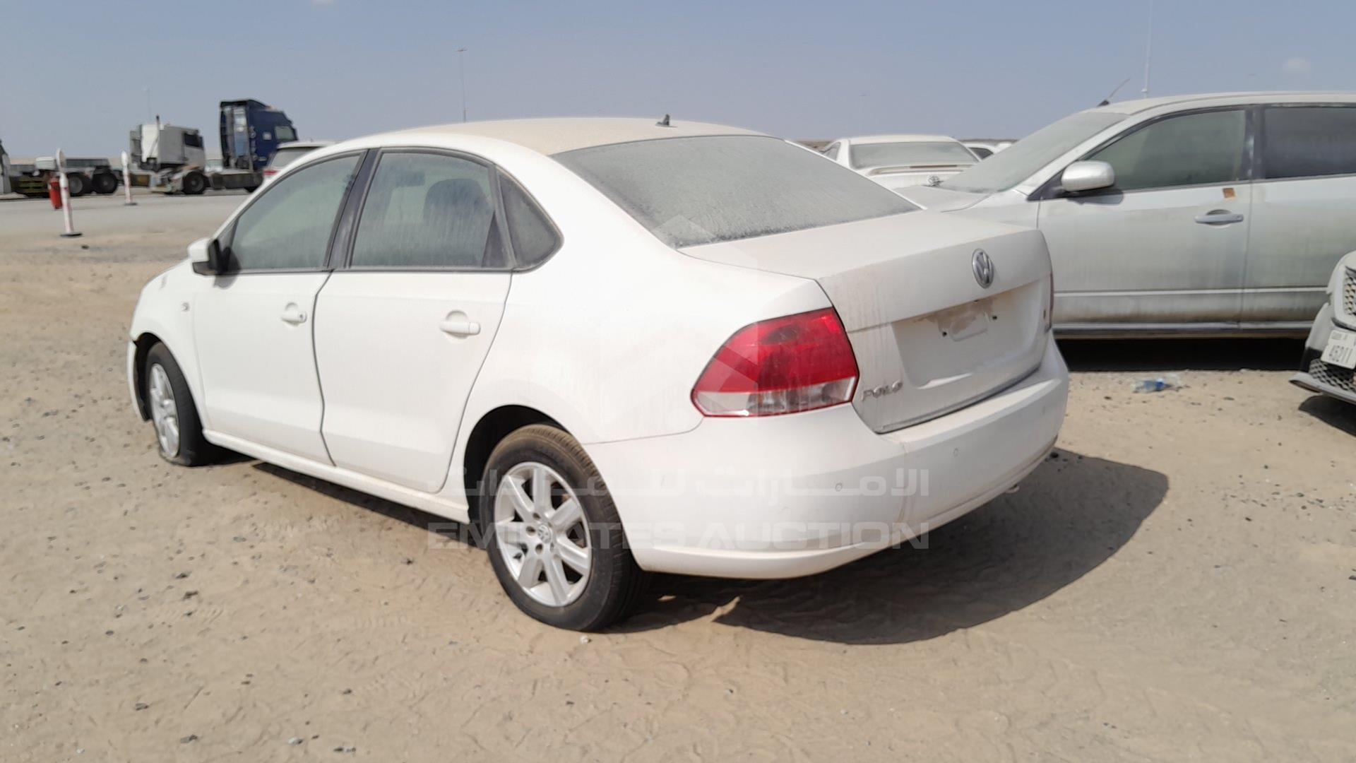 2014 VOLKSWAGEN POLO VIN: WVWBC2A72ET010056