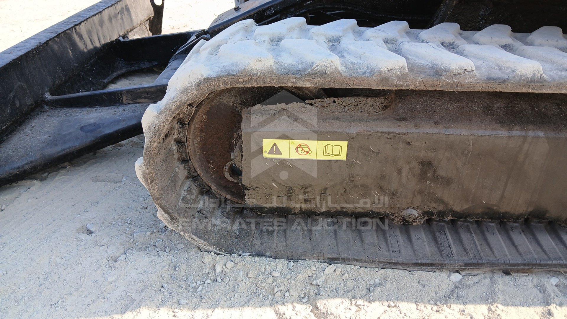 2004 KOMATSU --- VIN: KMTPC120J00512107