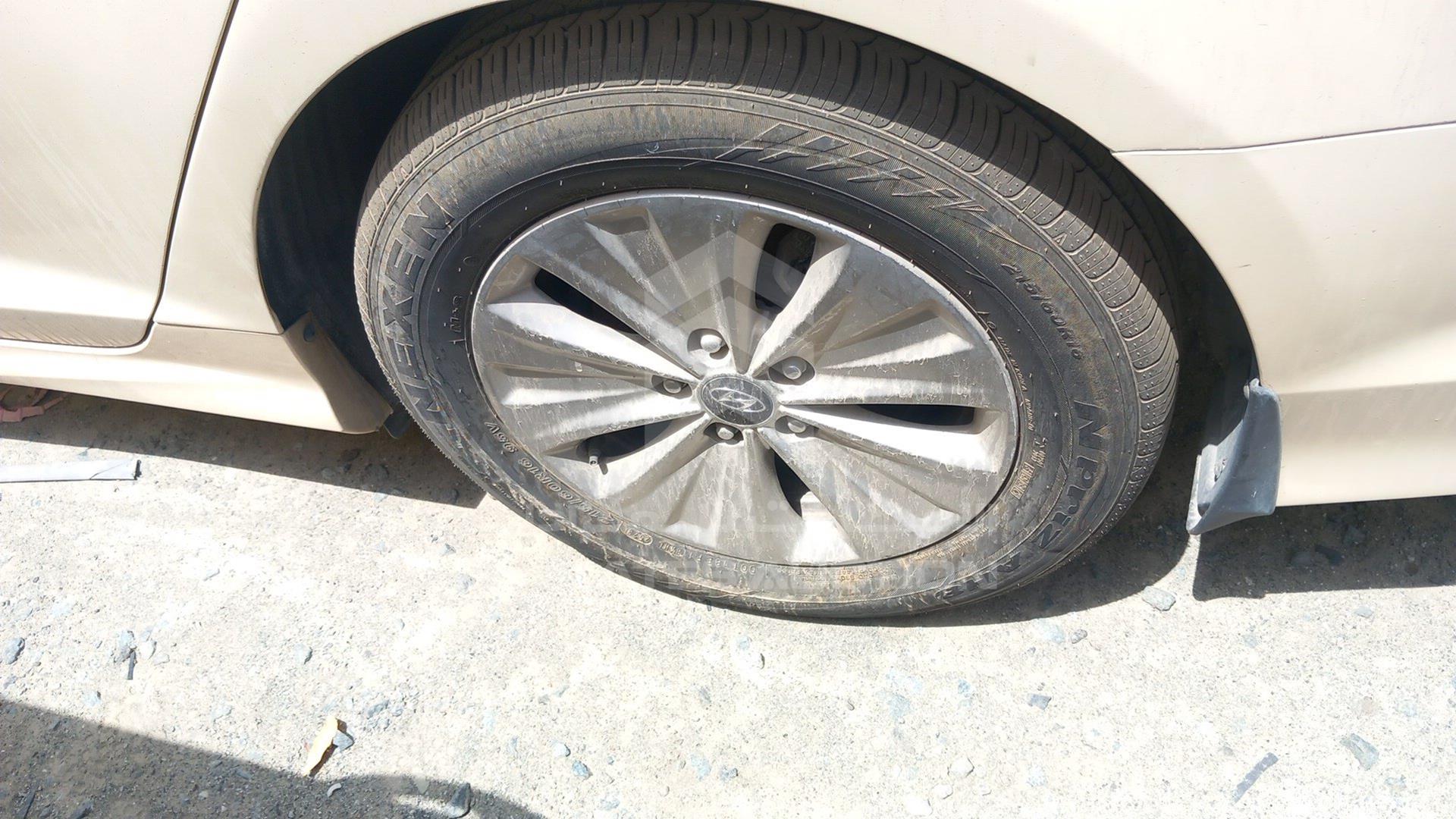 2019 HYUNDAI SONATA VIN: KMHE24133KA092990