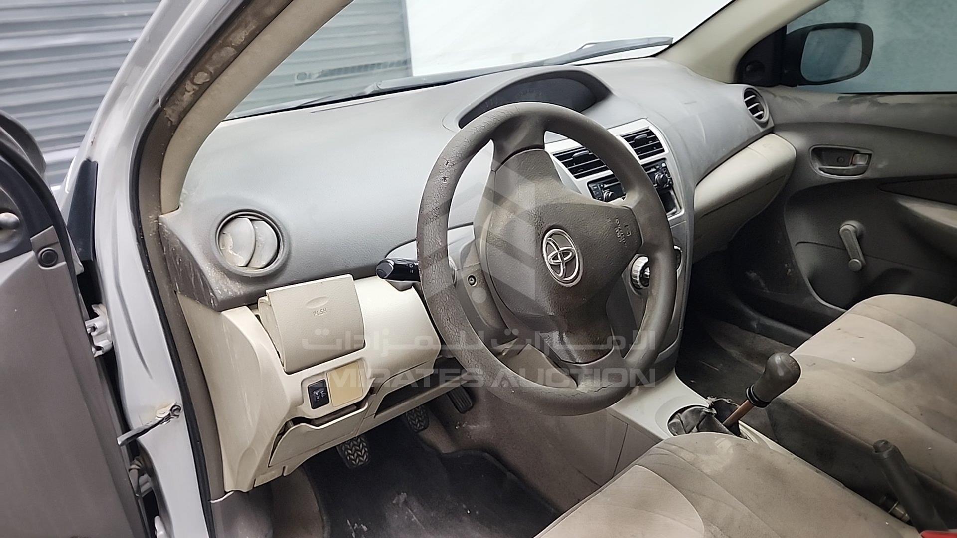 2011 TOYOTA YARIS VIN: JTDBW9238BL012286